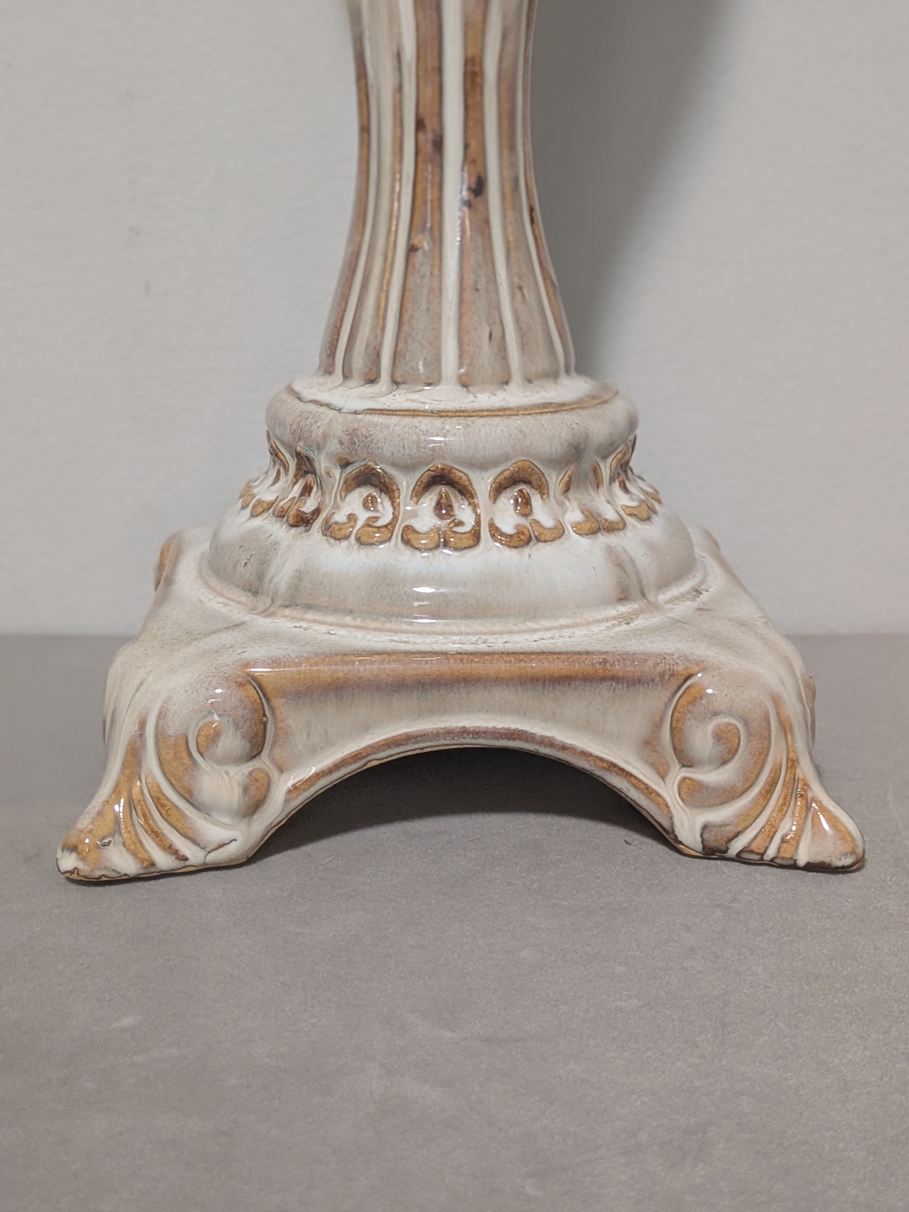 17" Tall Elegant Ceramic Candle Holder Beautiful Detail Bombay Candle Not Incl - Picture 3 of 11